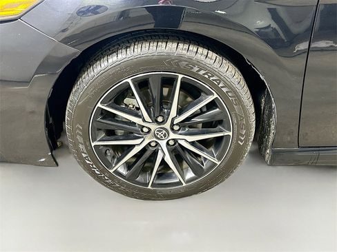 Used 2024 Toyota Camry SE image 8