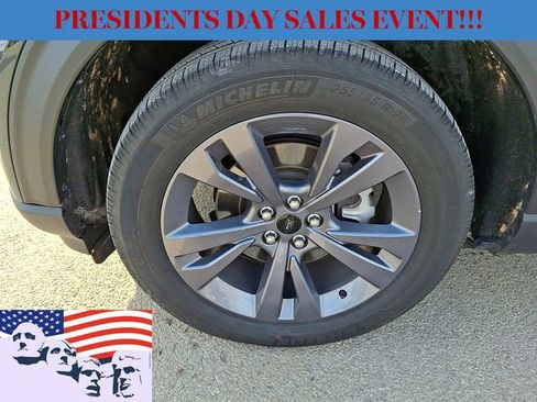 Used 2023 Ford Explorer XLT w/ Equipment Group 202A image 28