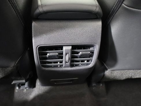 Used 2025 Toyota Corolla Cross XLE image 50