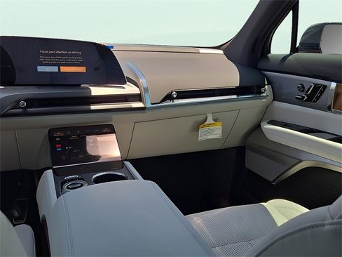 New 2026 Cadillac Vistiq Sport image 22