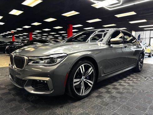 Used 2016 BMW 750i image 6