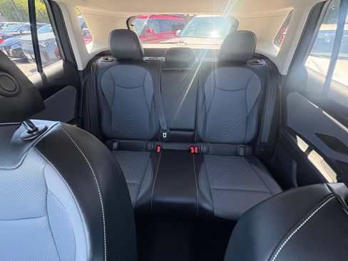 Used 2026 Volkswagen Tiguan SE FWD image 40