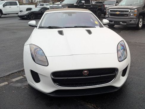 Used 2018 Jaguar F-TYPE Convertible image 3