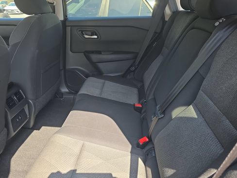 Used 2025 Nissan Rogue SV FWD image 22