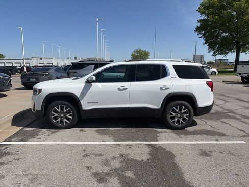Used 2023 GMC Acadia SLT FWD image 2