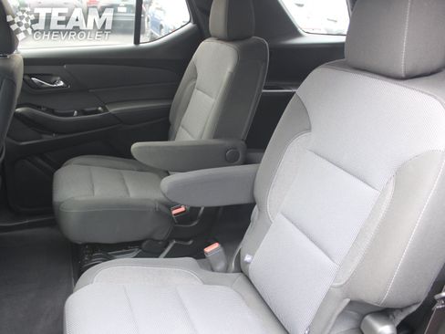 Used 2023 Chevrolet Traverse LT w/ Rear Camera Mirror Package AWD/4WD image 22