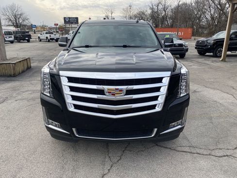 Used 2016 Cadillac Escalade 2WD image 2