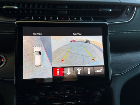 Used 2023 Jeep Grand Cherokee Overland w/ Adv Protech Group III image 10