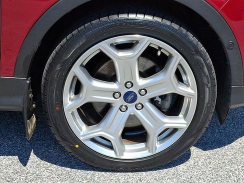 Used 2018 Ford Escape Titanium w/ Ford Safe & Smart Package AWD/4WD image 11