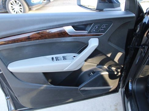 Used 2018 Audi Q5 2.0T Premium Plus w/ Premium Plus Package image 9