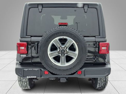 Used 2022 Jeep Wrangler Unlimited Sahara w/ LED Lighting Group image 6