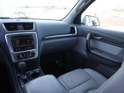 Used 2015 GMC Acadia SLT image 24