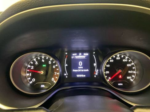 Used 2018 Jeep Compass Latitude image 16