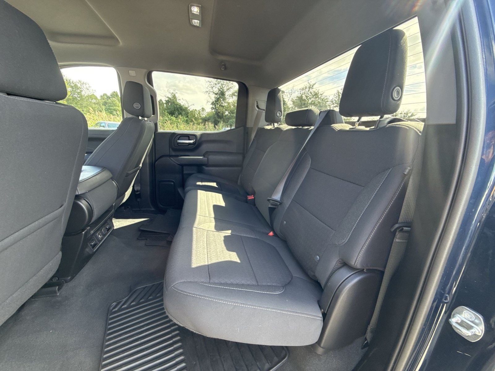 Used 2022 Chevrolet Silverado 1500 LT AWD/4WD image 24
