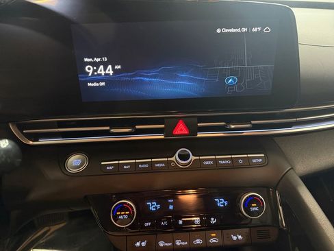 Used 2023 Hyundai Elantra Limited FWD image 23