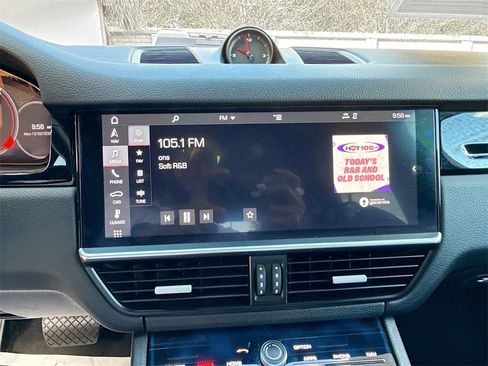 Used 2019 Porsche Cayenne image 16