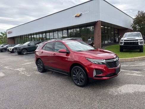Used 2023 Chevrolet Equinox RS w/ RS Leather Package AWD/4WD image 2