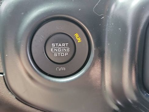 Used 2023 Jeep Wrangler Unlimited Sahara AWD/4WD image 20