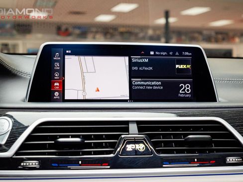 Used 2021 BMW 750i xDrive w/ Executive Package image 70