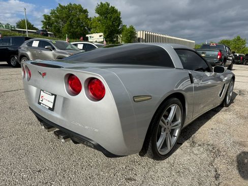 Used 2010 Chevrolet Corvette Coupe w/ Preferred Equipment Group RWD image 3