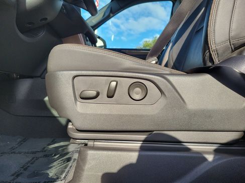 Used 2023 Chevrolet Tahoe High Country image 13