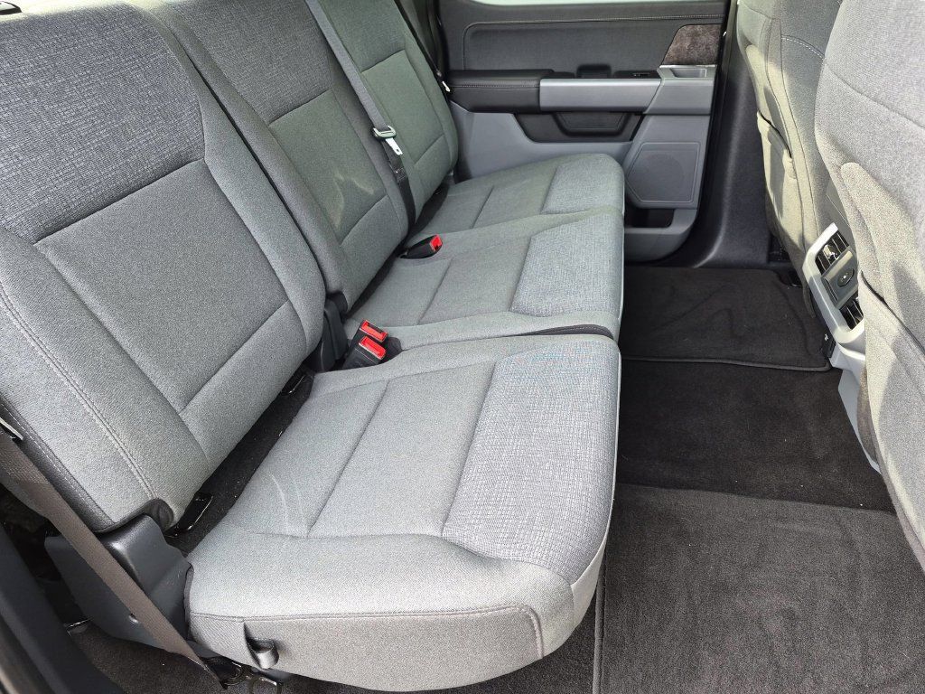 Used 2025 Ford F150 Lightning XLT AWD/4WD image 21