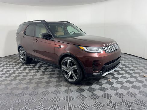 New 2026 Land Rover Discovery Limited Edition image 8
