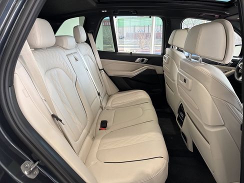 Used 2022 BMW X5 xDrive40i w/ M Sport Package image 43