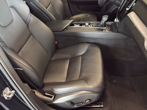 Used 2020 Volvo S60 T5 Momentum FWD image 42