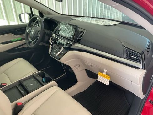 New 2026 Honda Odyssey Touring image 25
