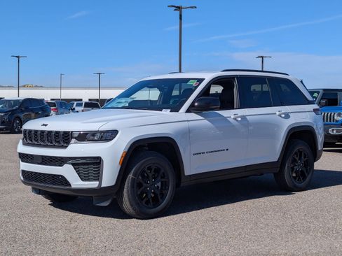 New 2026 Jeep Grand Cherokee Altitude AWD/4WD image 2