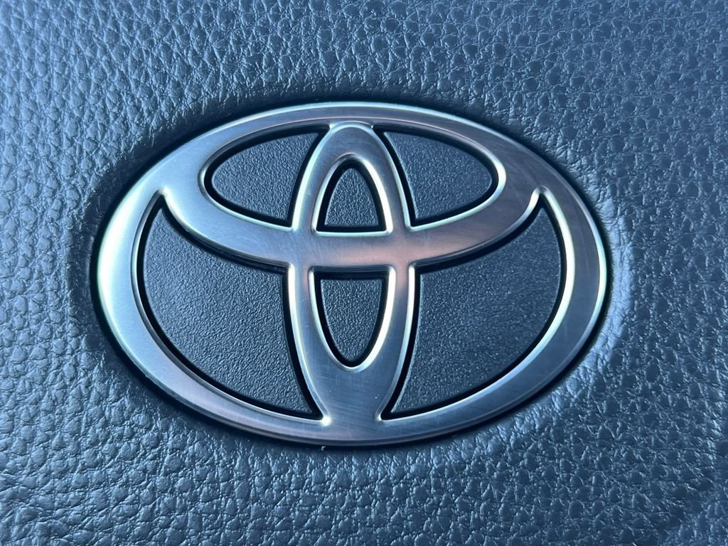 Used 2025 Toyota Tacoma SR5 AWD/4WD image 44