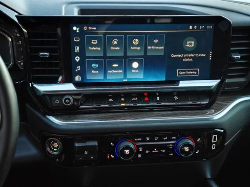 Used 2025 Chevrolet Silverado 1500 LT Trail Boss w/ Convenience Package II image 16