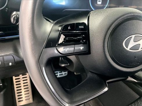 Certified 2025 Hyundai Elantra SEL FWD image 22