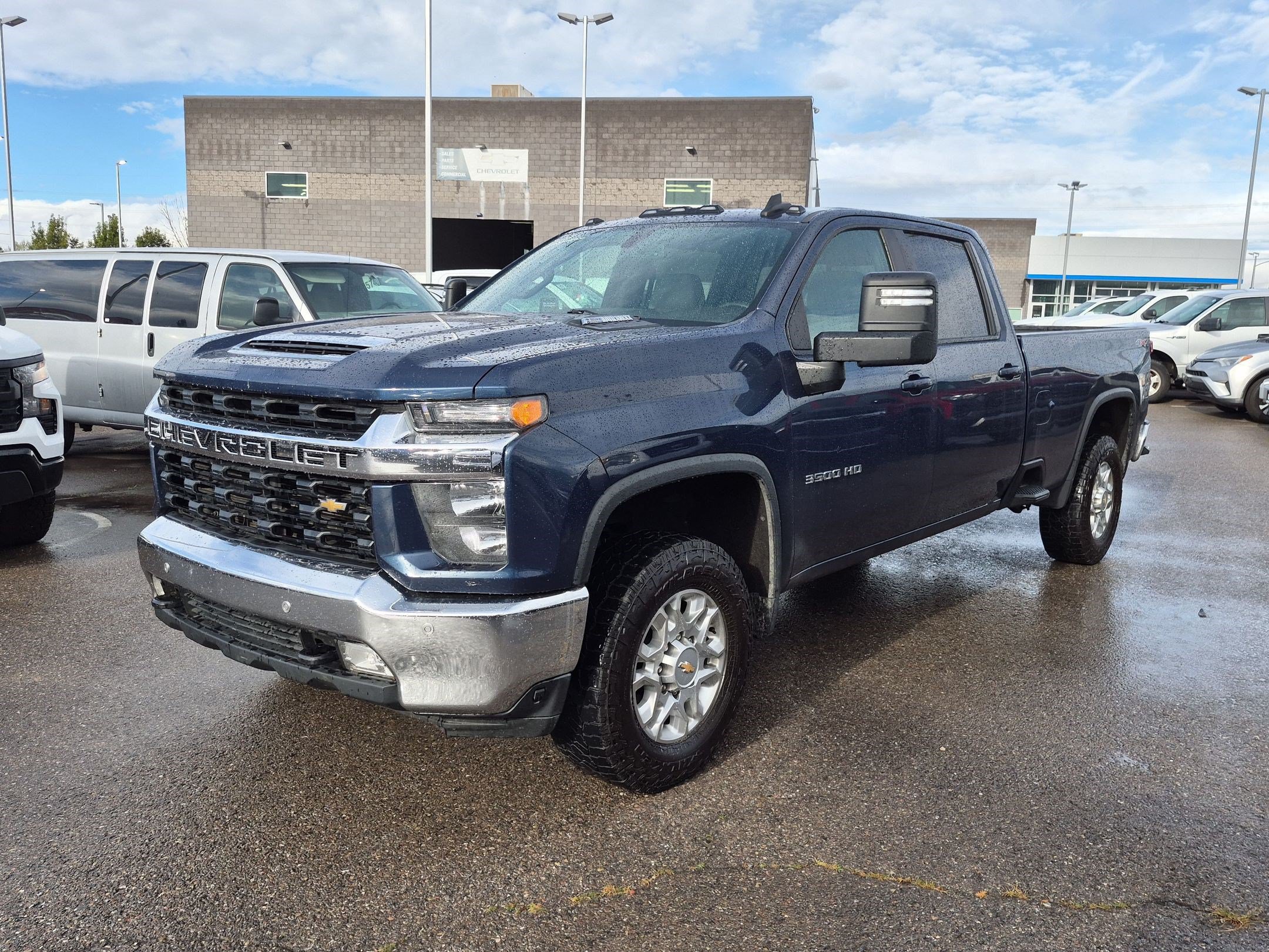 Used 2022 Chevrolet Silverado 3500 LT w/ Convenience Package AWD/4WD image 8