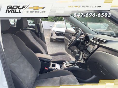 Used 2015 Nissan Rogue SV w/ SV Premium Package AWD/4WD image 30