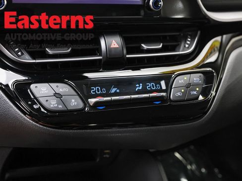 Used 2022 Toyota C-HR Limited FWD image 18
