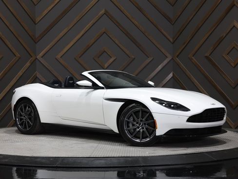 Used 2019 Aston Martin DB11 Volante image 27
