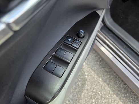 Used 2022 Toyota Camry LE w/ Convenience Package FWD image 15