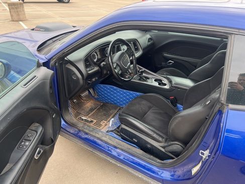 Used 2020 Dodge Challenger R/T Scat Pack w/ Shaker Package image 6