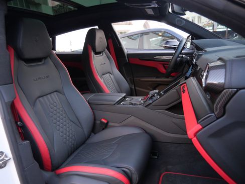 Used 2023 Lamborghini Urus S image 8