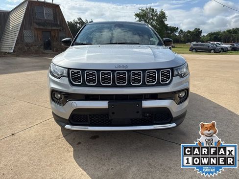 Certified 2025 Jeep Compass Limited AWD/4WD image 2
