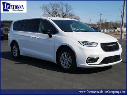 Used 2024 Chrysler Pacifica Touring-L