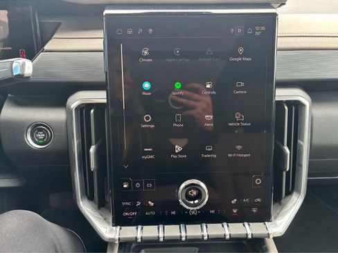 Used 2025 GMC Acadia Elevation w/ Elevation Premium Package image 23