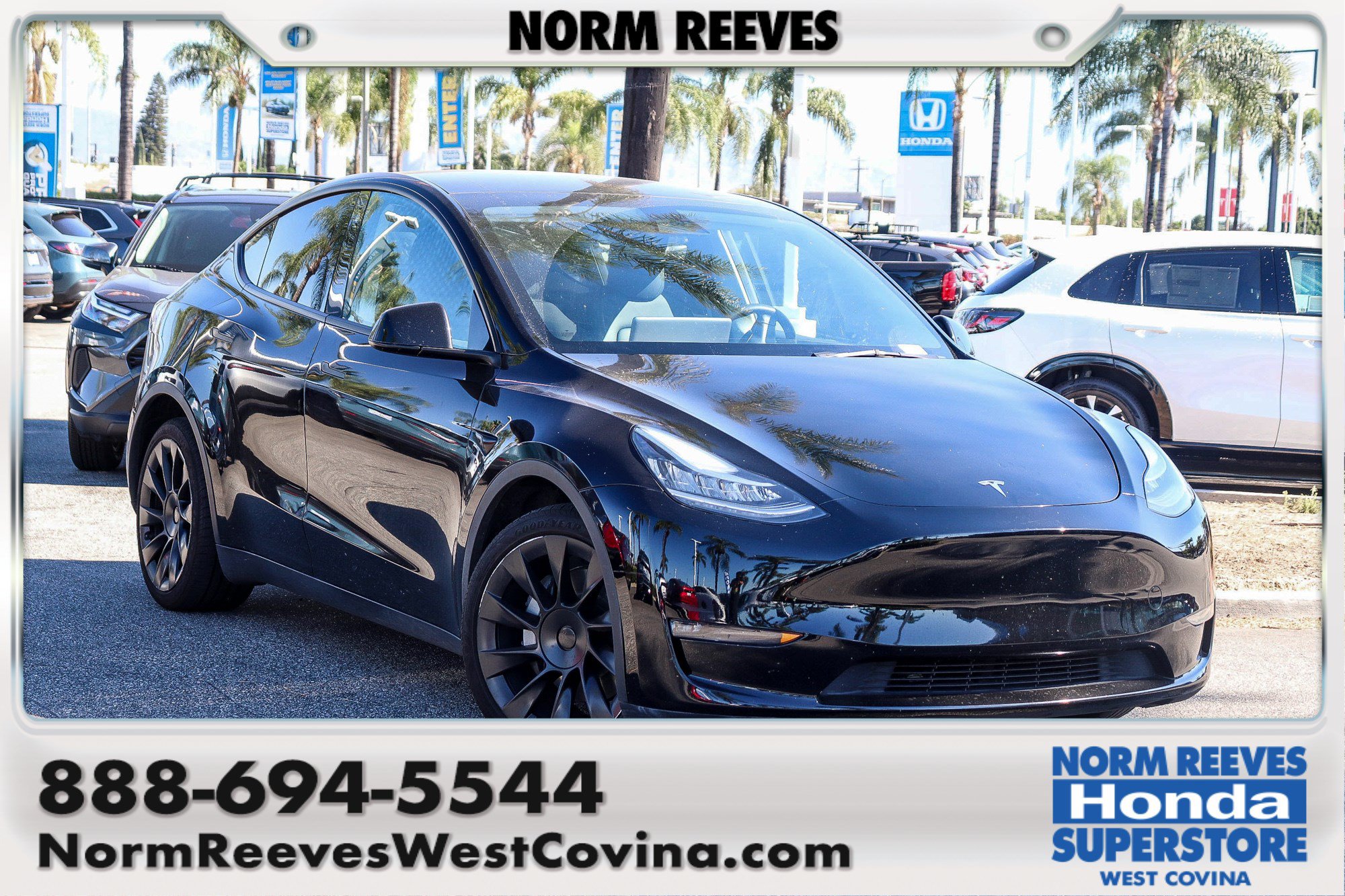 Used 2023 Tesla Model Y Long Range AWD/4WD image 1