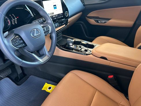 Used 2025 Lexus NX 250 FWD w/ Accessory Package (2T) image 7