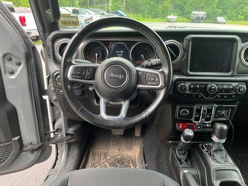 Used 2022 Jeep Wrangler Unlimited Rubicon 4xe w/ Cold Weather Group AWD/4WD image 13