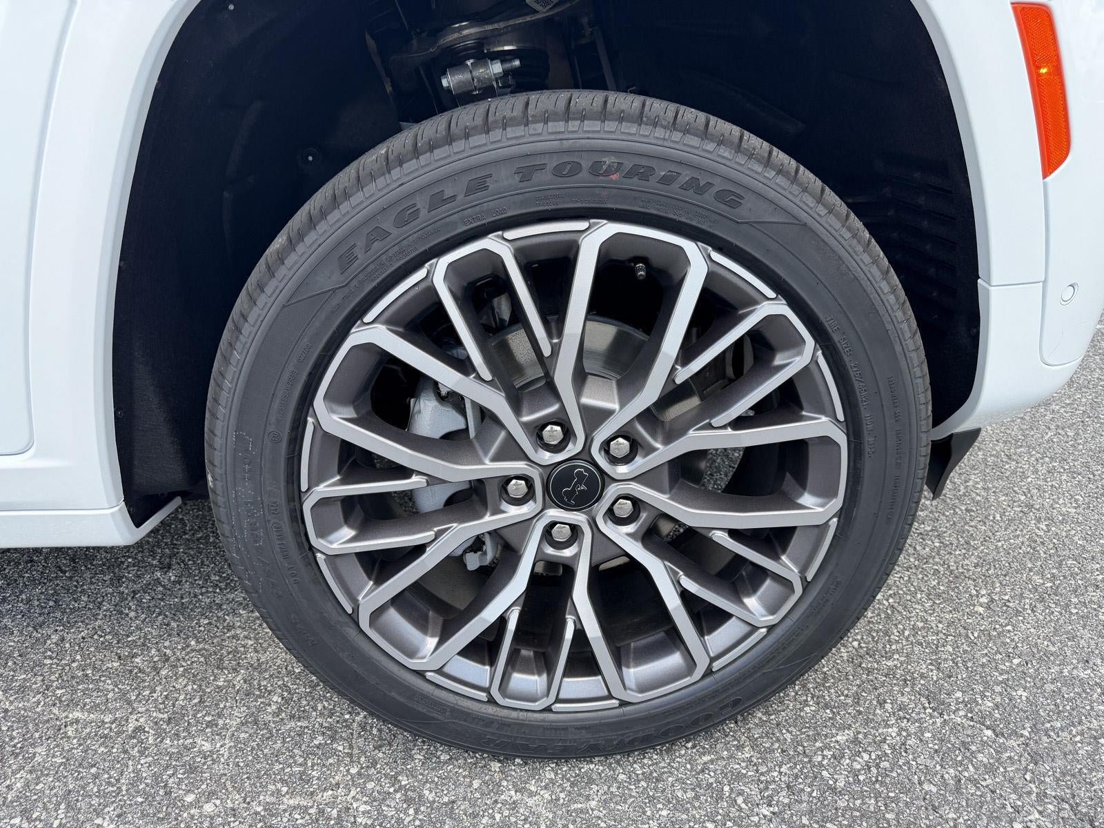 New 2027 Jeep Grand Cherokee Summit AWD/4WD image 14