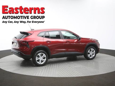 Used 2024 Chevrolet Trax LS FWD image 42