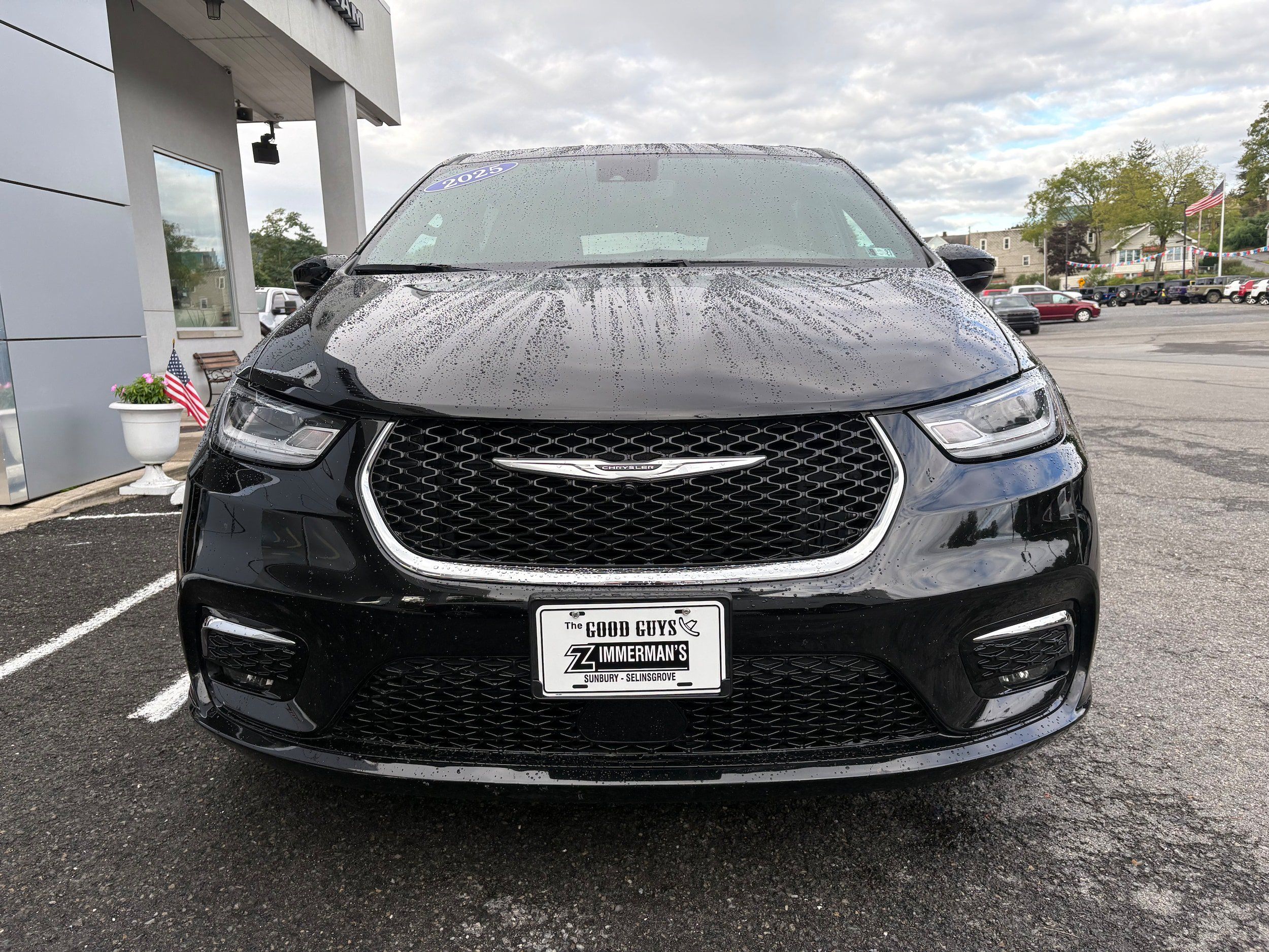 Certified 2025 Chrysler Pacifica Select FWD image 4